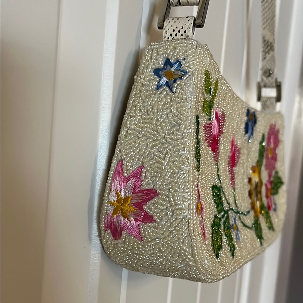 Floral Beaded Cream Shoulder Bag - Picture 8 of 14